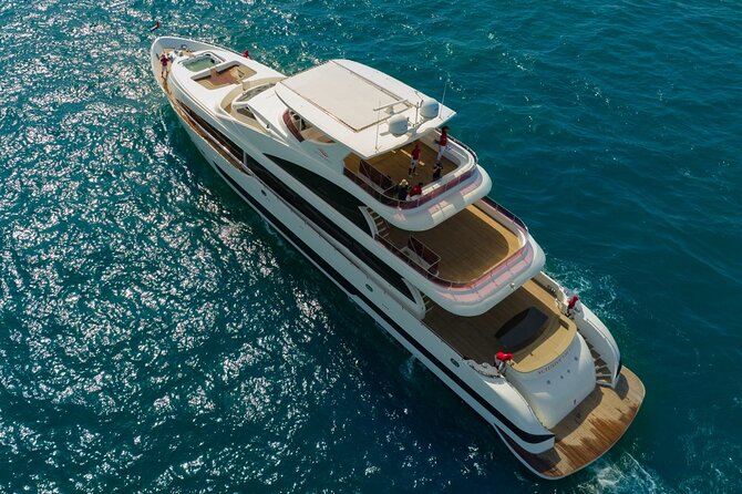 Dubai Harbour Super Yacht Experience with gourmet & Drinks - Food, drinks, and what to expect at the table
