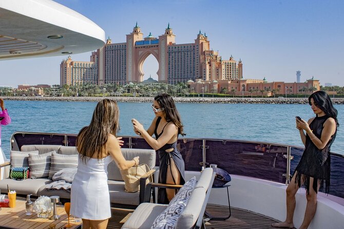 Dubai Harbour Super Yacht Experience with gourmet & Drinks - Getting to Dubai Harbour without losing your patience