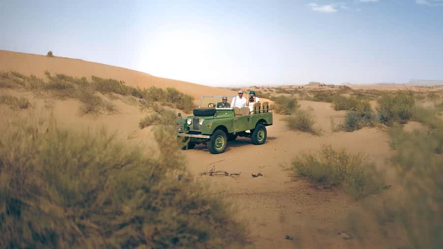 Dubai: Heritage Safari in Vintage Land Rover with Dinner - From your Dubai hotel to the reserve