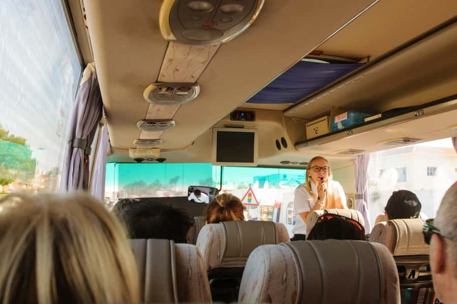 Dubai: Historic City Highlights Day Trip - Al Farooq Mosque and respectful dress