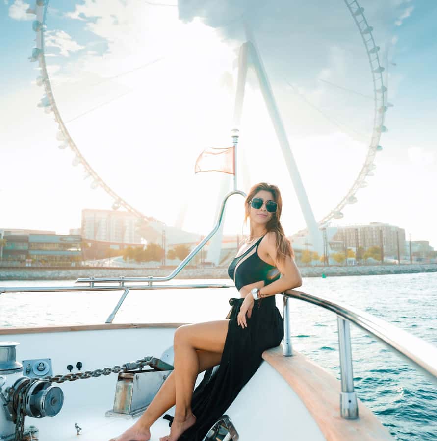 Dubai: Instagrammable Yacht Tour with Drinks & Ain/JBR Views - Key points at a glance