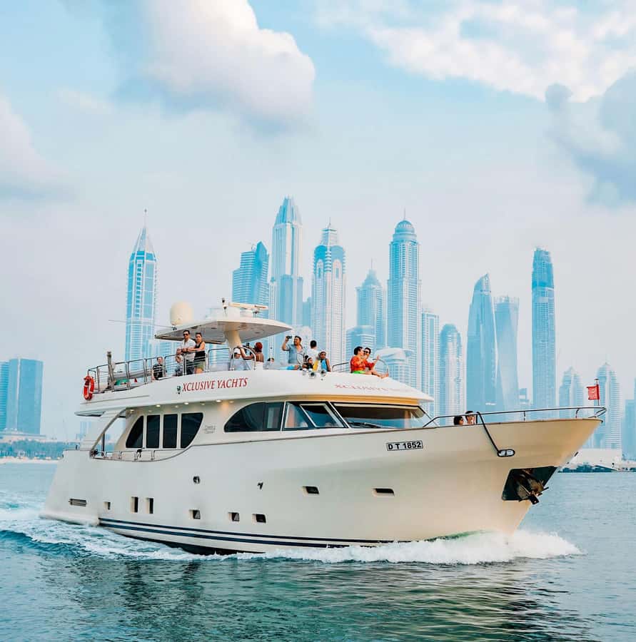 Dubai: Instagrammable Yacht Tour with Drinks & Ain/JBR Views - Upper deck or lower deck?