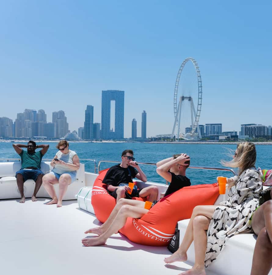 Dubai: Instagrammable Yacht Tour with Drinks & Ain/JBR Views - The best time to book