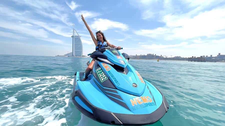 Dubai Jet Ski: Burj Khalifa, Burj Al Arab, Pics & Ice Cream! - The guide makes a bigger difference than the machine