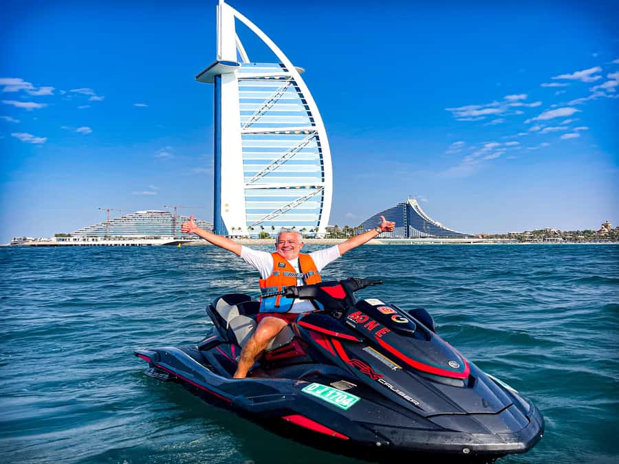 Dubai: Jet Ski to Burj Al Arab included Photos and Videos - Photos and videos at Dubai’s most famous backdrop