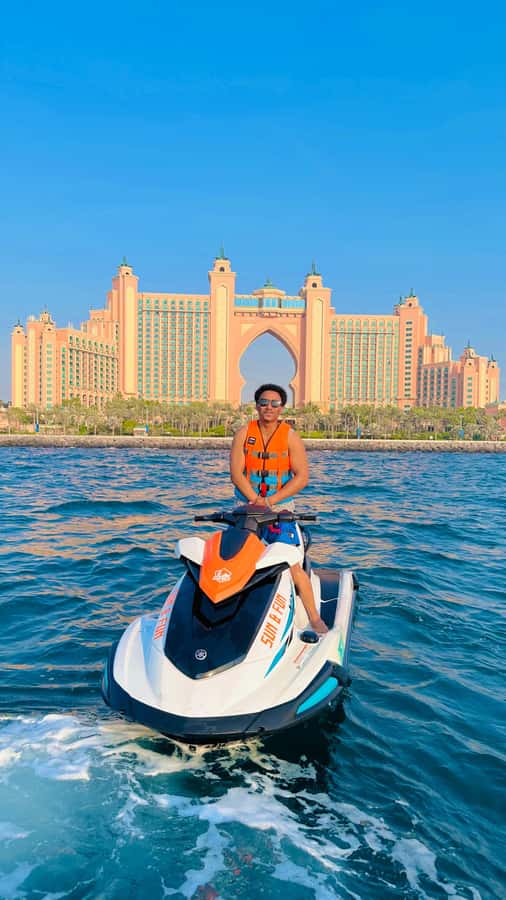 Dubai jet ski: visit the Burj al Arab and Atlantis with photos and videos - The Burj Al Arab from the sea