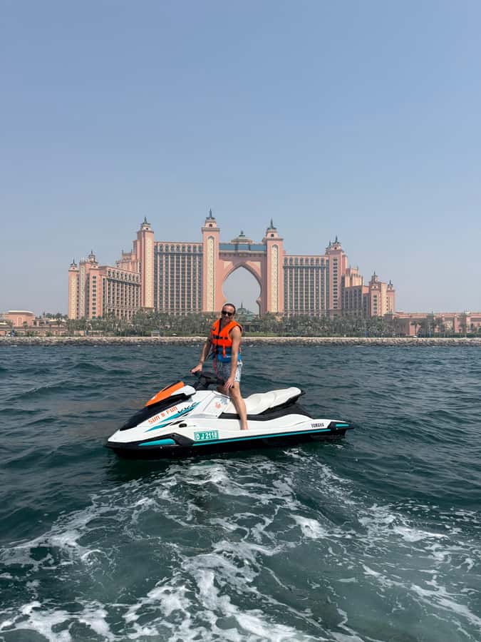 Dubai jet ski: visit the Burj al Arab and Atlantis with photos and videos - Photos, videos, and the people who make the difference