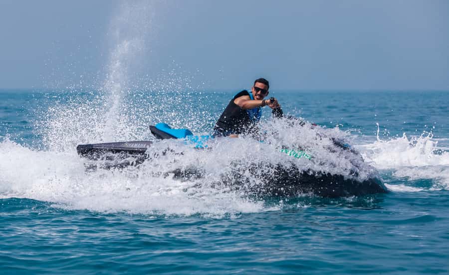 Dubai: Jetski, Burj Khalifa, Burj Al Arab, Juice, & Photos - How the ride feels for a first-time driver