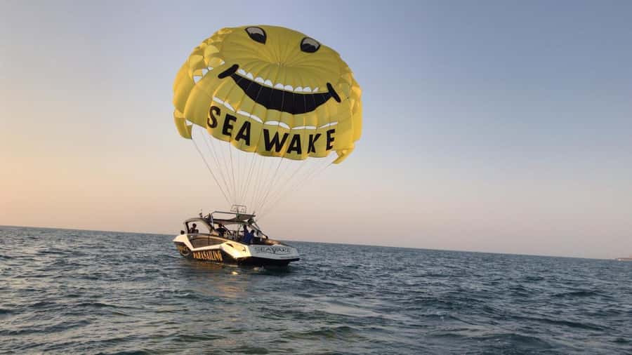 Dubai Jumeirah Parasailing adventure with breathtaking views - Landing back on the boat