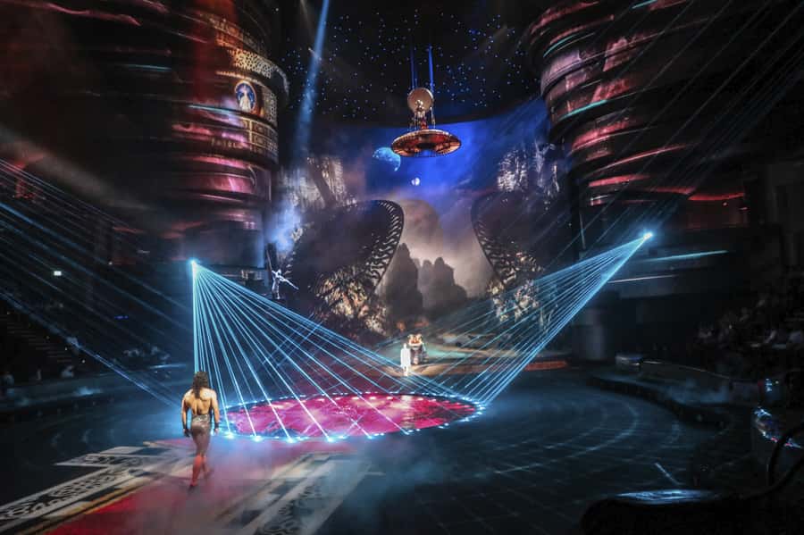 Dubai: La Perle by Dragone Show Tickets - Choosing standard seats, lounge access, or VIP