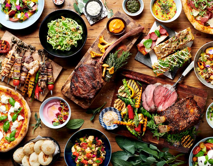 Dubai: Luxury Dinner Buffet at Gastronomy Atlantis The Royal - Who will enjoy Gastronomy most?