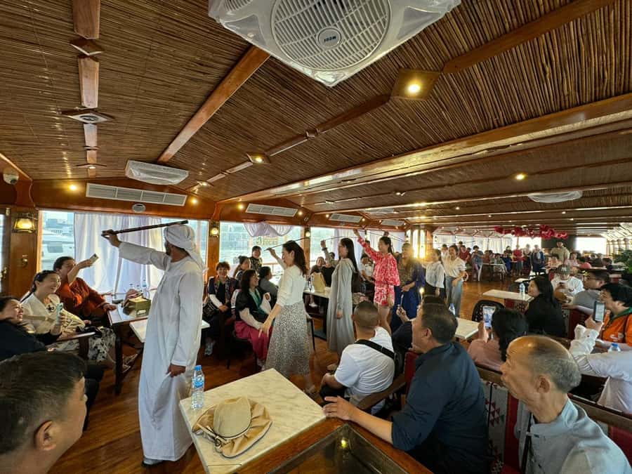 Dubai: Luxury Dinner Cruise with Live Music - Who should book this cruise?