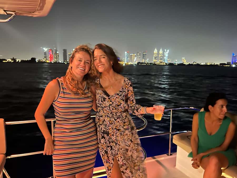 Dubai: Luxury Sightseeing Cruise with Food and Drinks - Sheikh Island and a quieter side of Dubai