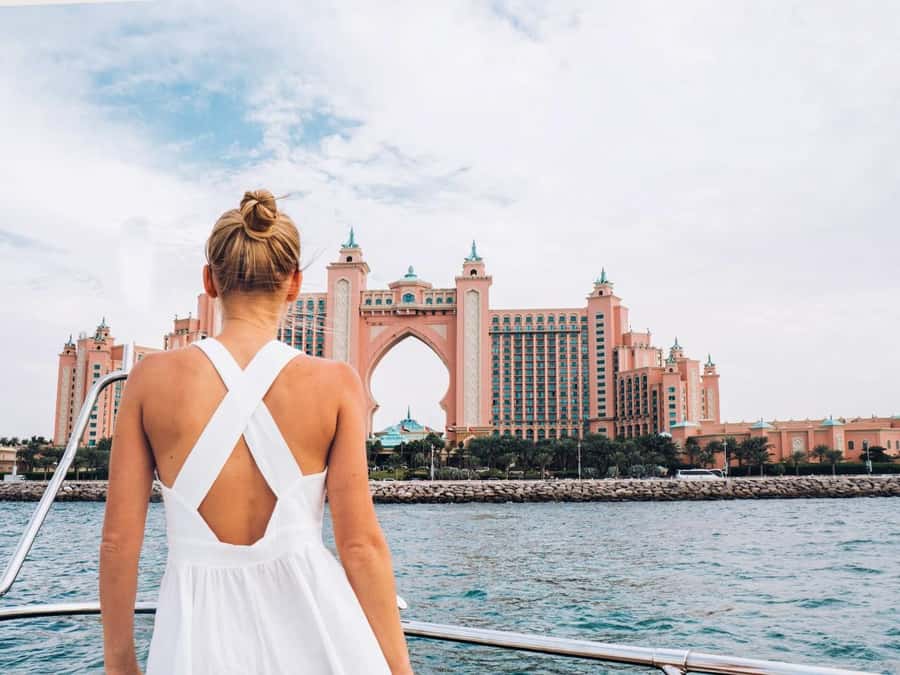 Dubai: Luxury Sunset Yacht Tour with Snacks and Drinks - Boarding at Dubai Harbour requires attention