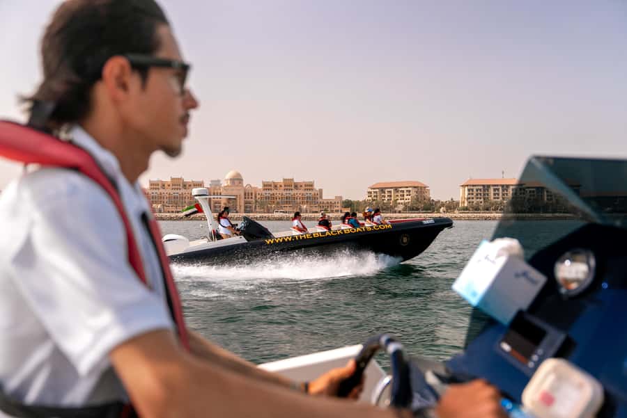 Dubai Marina: 1-Hour Luxury Sightseeing Speedboat Tour - The ride back: where the excitement peaks