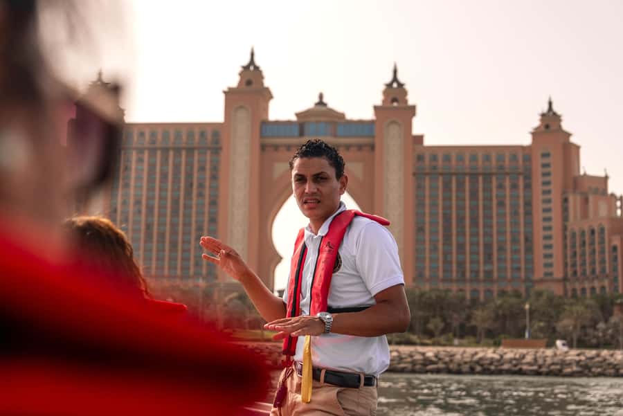 Dubai Marina: 1-Hour Luxury Sightseeing Speedboat Tour - Choosing the best time and getting good value