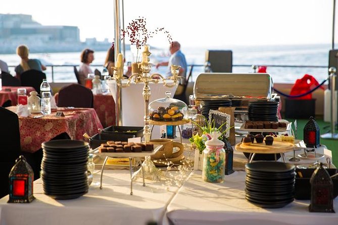 Dubai Marina Dinner Cruise with Live Music & Open Bar - Getting to the pier at Dubai Marina