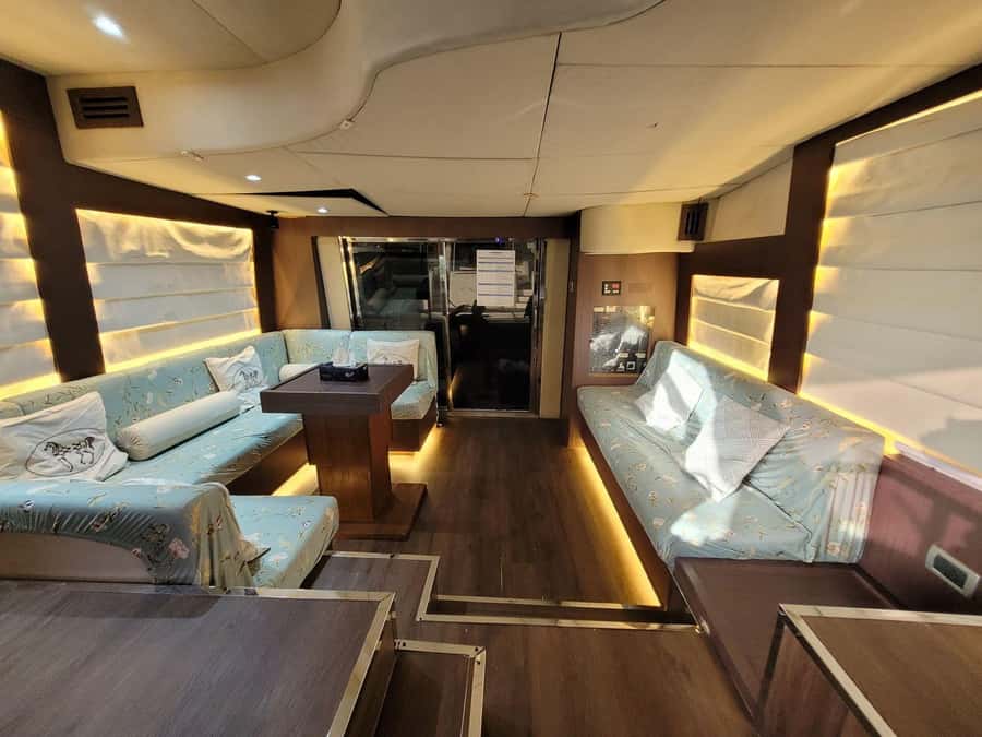 Dubai Marina luxury Yacht Tour: AinDubai,JBR &Harbour(1Hour) - Ain Dubai From the Water