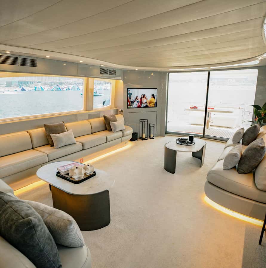 Dubai Marina: Luxury Yacht Tour with Breakfast or BBQ Option - The Burj Al Arab photo run