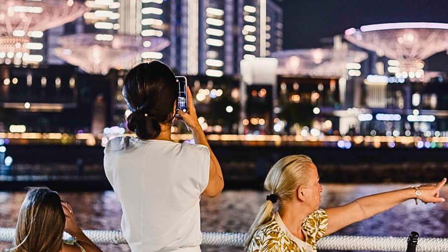 Dubai: Marina Premium Dinner Cruise with Unlimited Drinks - Booking tips that can prevent trouble