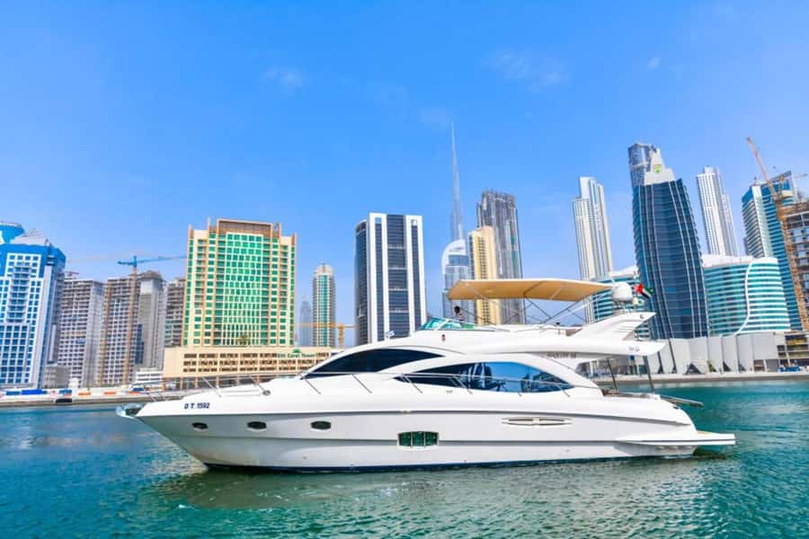 Dubai: Marina Private Luxury Yacht Tour - Key Points