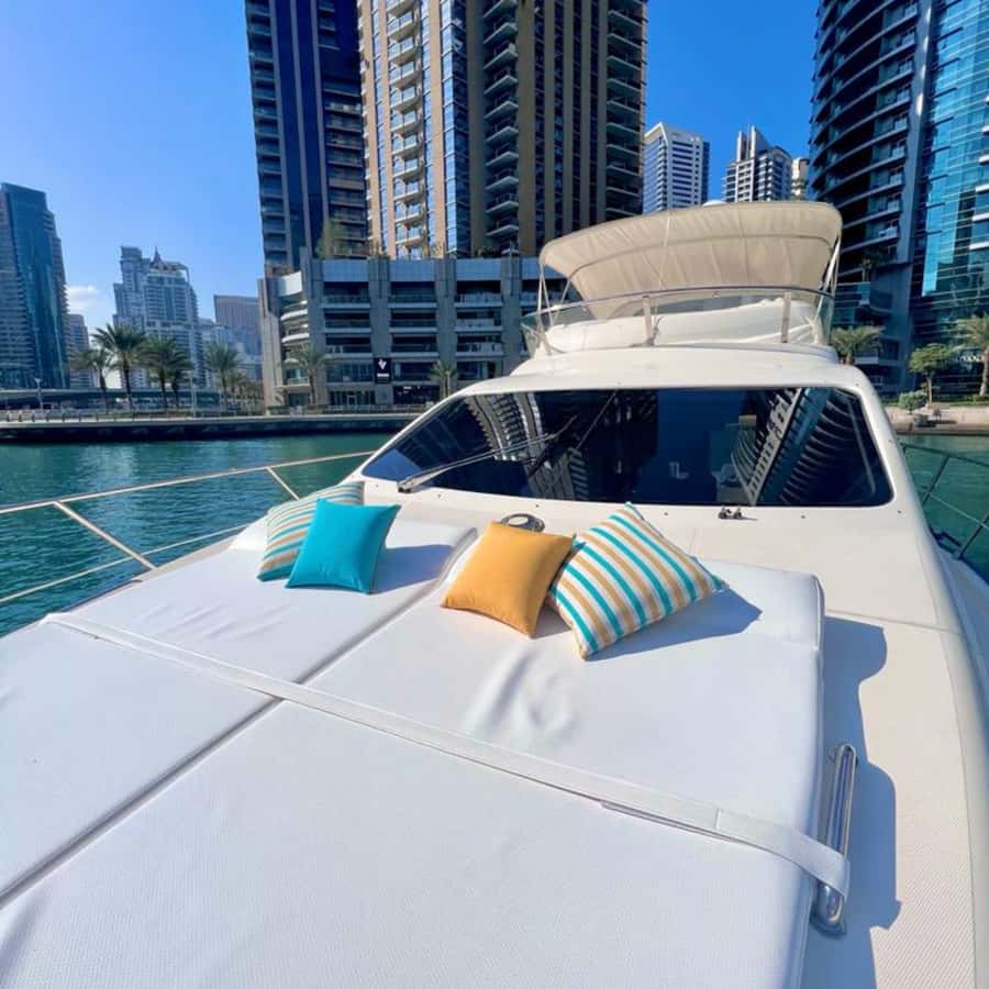 Dubai: Marina Sightseeing on Yacht with Breakfast - JBR and the beachside view