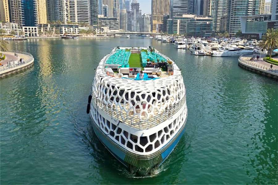 Dubai: Mega Yacht Dinner Cruise with Buffet - Checking in near Pier 7 at 6:45 pm