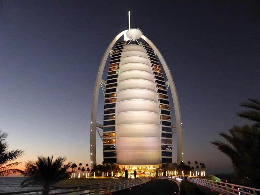 Dubai: Nighttime Guided City Tour by Van & Blue Water Island - A guide can make the difference