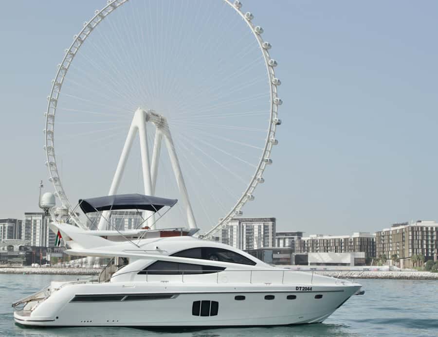 Dubai: Palm Jumeirah luxury private yacht Tour - The three-hour route, Palm Jumeirah, and Atlantis