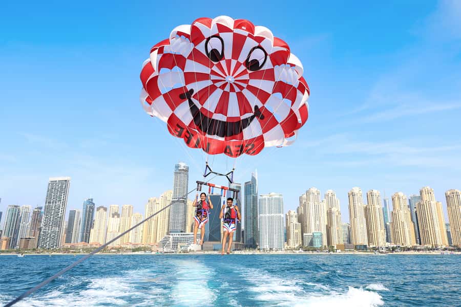 Dubai: Palm View and JBR View Parasailing Experience - Timing, clothing, and what to bring