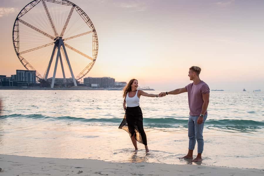 Dubai Photo Shoot with a Personal Travel Photographer - A Dubai souvenir that includes everyone