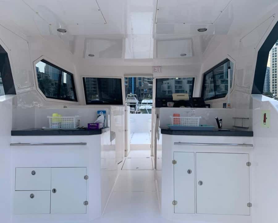 Dubai: Private Boat Cruise from Dubai Marina - Palm Jumeirah and Atlantis from offshore