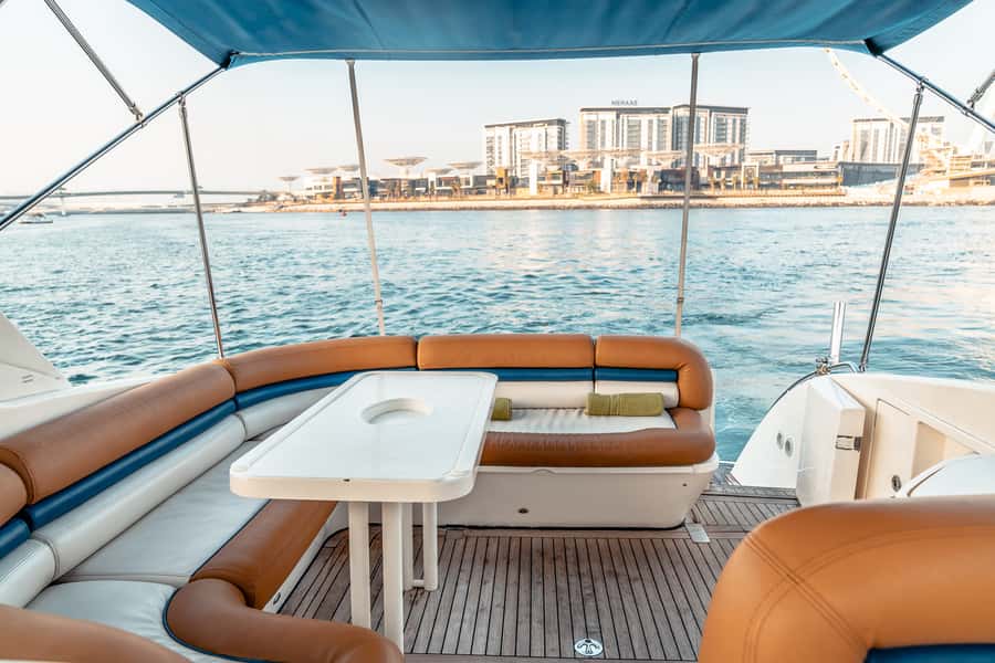 Dubai: Private Luxury Everest Yacht Cruise from Dubai Marina - Choosing between one, two, three, and four hours