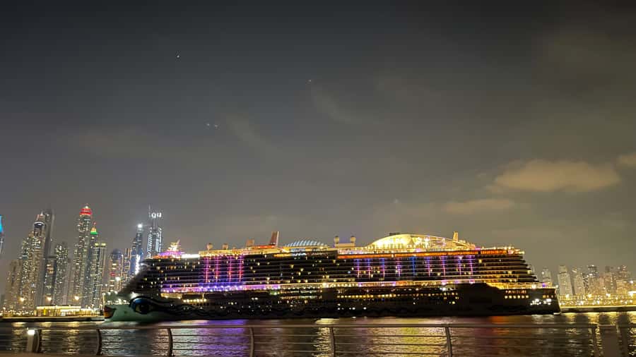 Dubai: Private Luxury Night Boat Tour - Why Dubai looks best from the water after dark