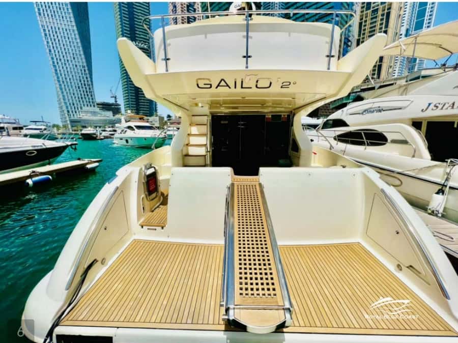 Dubai: Private Yacht Tour 50 feet - Burj Al Arab and the best photo angles