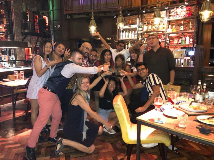 Dubai: Pub Crawl Nightlife Tour - Dress rules are part of the entry plan