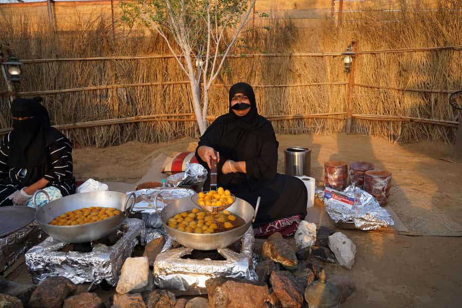 Dubai: Quad Bike Safari, Camels & Al Khayma Camp BBQ Dinner - Sandboarding and the best desert photo stop