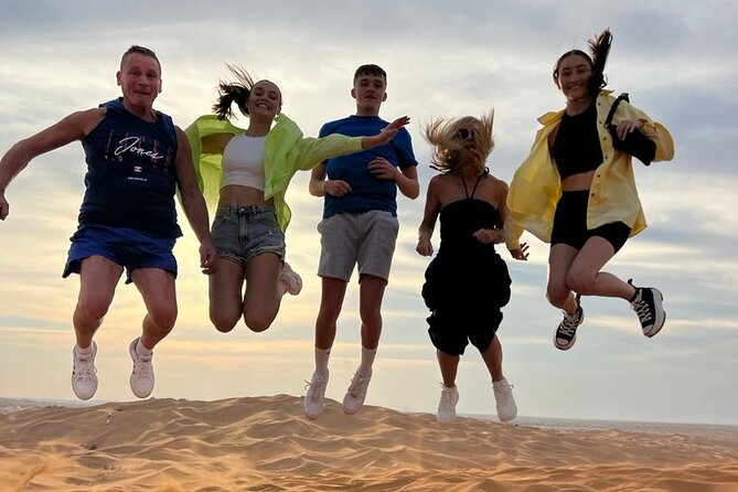 Dubai Red Dune Safari with Bedouin BBQ Dinner & Hotel Transfers - Timing, comfort, and practical advice