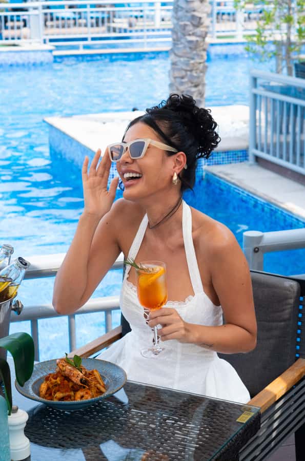 Dubai: Riva Beach Club Pool and Beach Day Pass - Food and service at the club