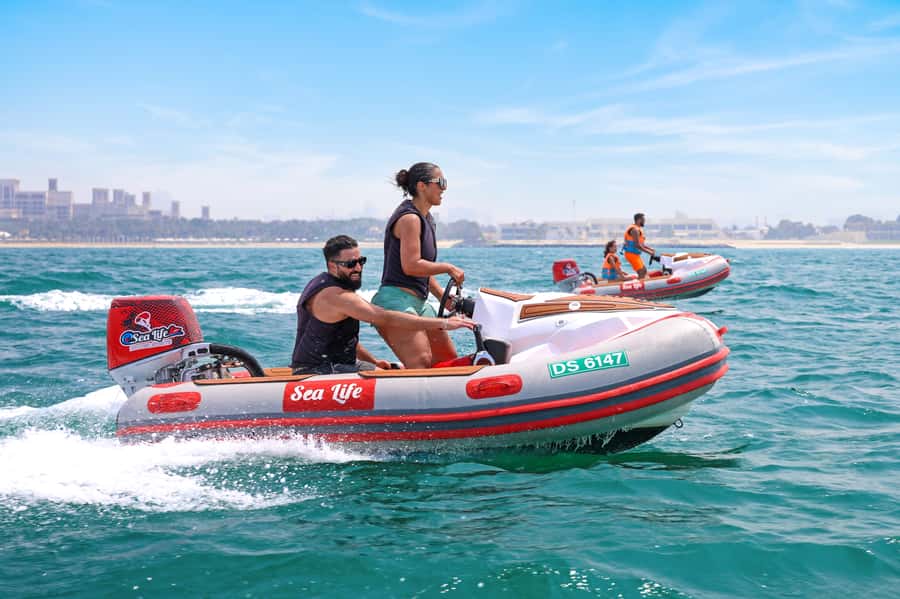 Dubai: Self-Drive Boat Experience for 1 or 2 People - JBR Beach and Dubai Marina from the water