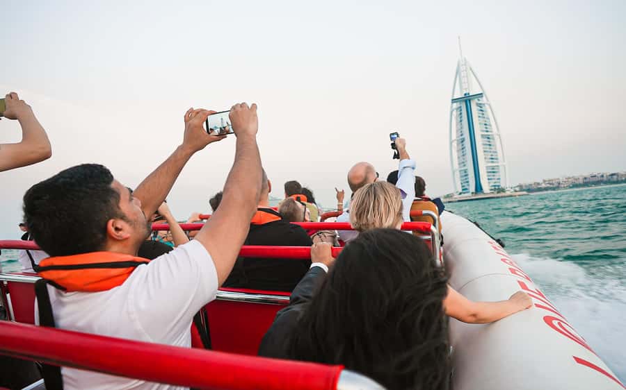 Dubai: Sightseeing Speedboat Tour with Live Tour Guide - Why this boat ride is a smart Dubai introduction
