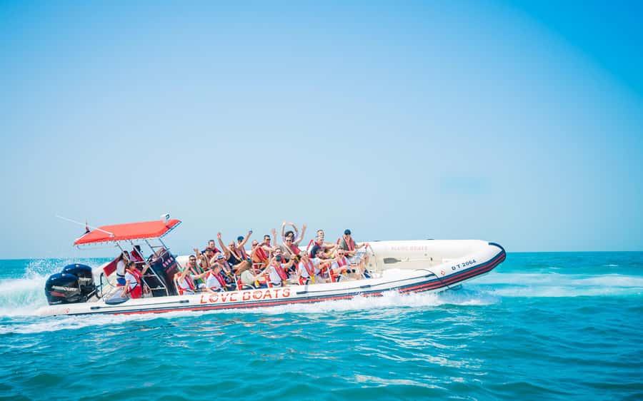 Dubai: Sightseeing Speedboat Tour with Live Tour Guide - JBR and Bluewaters from the water