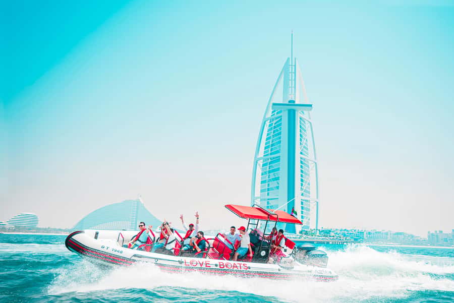 Dubai: Sightseeing Speedboat Tour with Live Tour Guide - The Palm and Atlantis photo stop