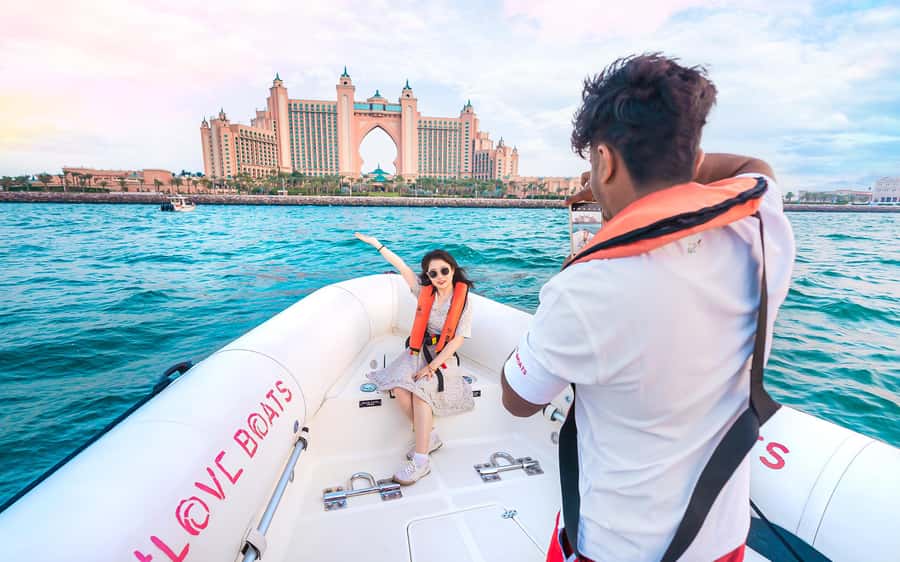 Dubai: Sightseeing Speedboat Tour with Live Tour Guide - Burj Al Arab from the Gulf