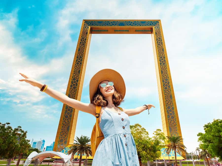 Dubai: Signature Old Town, Heritage Souks & Traditional Abra - Dubai Frame and the view between two eras