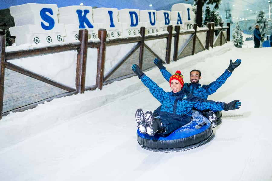 Dubai: Ski Dubai Snow Park Classic Pass - Getting dressed for an indoor winter