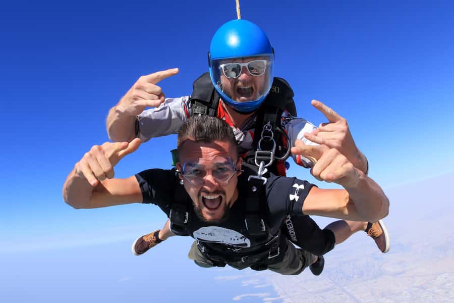 Dubai: Skydive at The Palm with Photos, Video & Yacht Tour - Health, age, and weight rules you need to take seriously