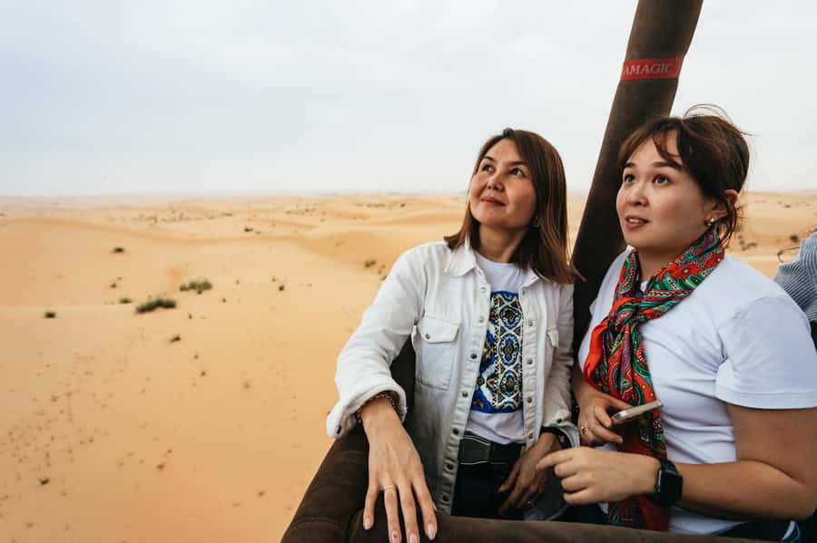 Dubai: Sunrise Balloon Flight with Camel Ride & Breakfast - How the five hours are divided