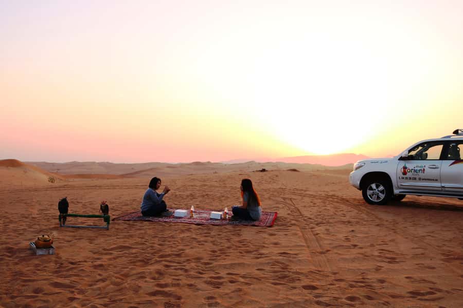 Dubai: Sunrise Desert Jeep Safari with Wildlife Experience - Key points at a glance