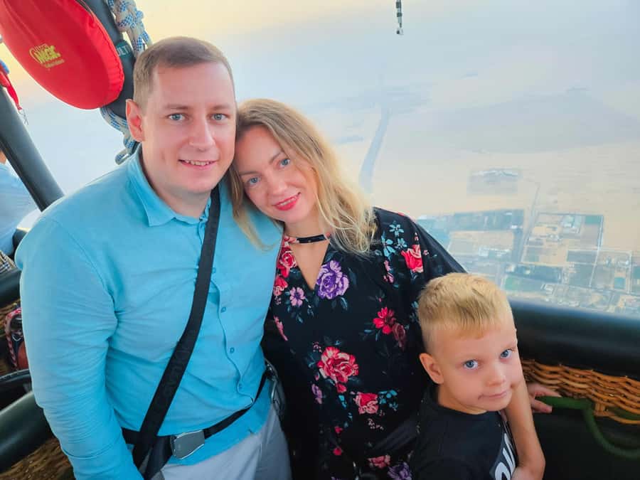 Dubai: Sunrise Hot Air Balloon Ride with Transfers - The safety briefing and the first lift